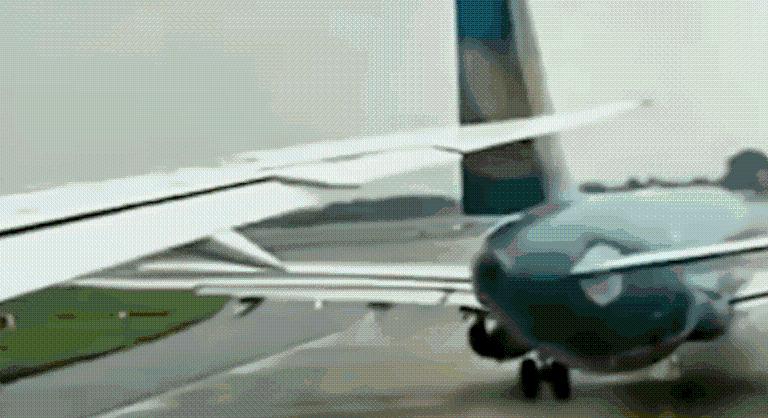 Összeütközött a Vietnam Airlines két repülőgépe, az egyik szárnya átvágta a másik farkát