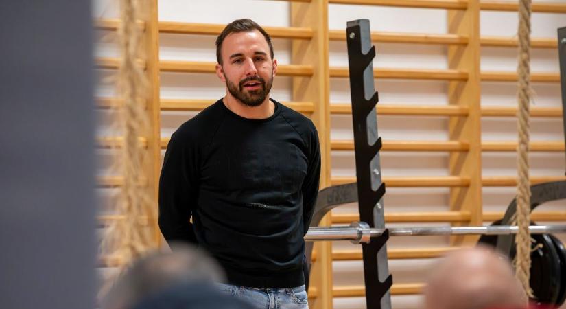 Korosztályos válogatott női birkózók a Haladás Sportkomplexumban