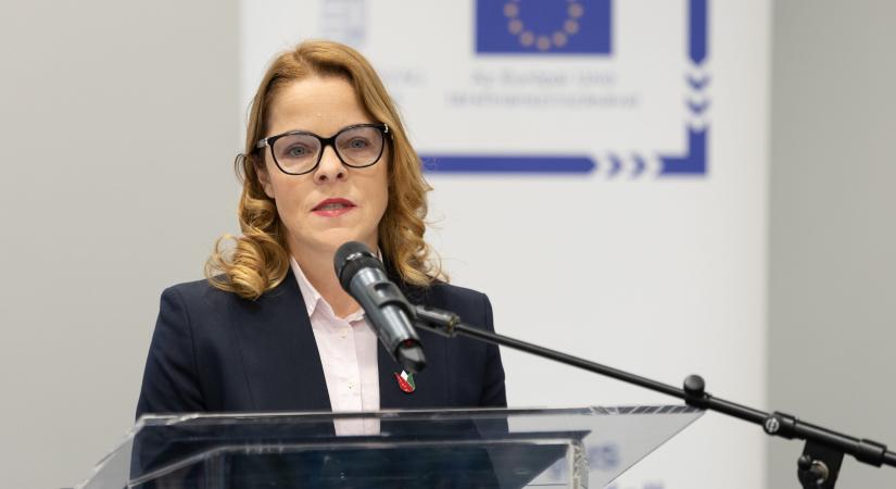 Balatoni Katalin: Nem engedjük az óvodába, iskolába az LMBTQ „tanokat”