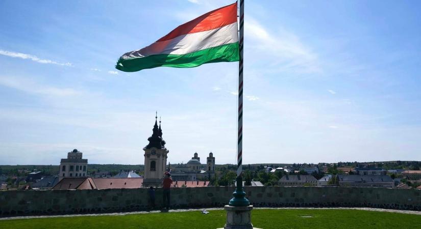 Mit akart üzenni, mire büszke az egri Fidesz?