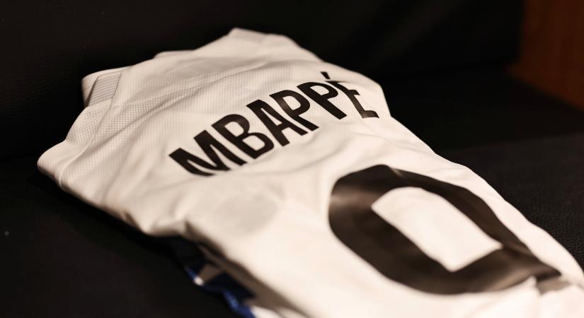 Eldőlt, Mbappé játszik-e a Juventus ellen – sajtóhír