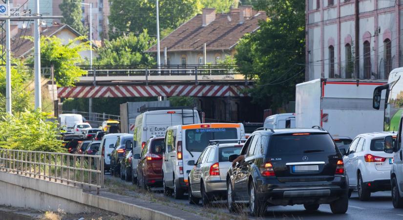 Moccanni sem lehet Karácsony Budapestjén: képeken az év egyik legnagyobb dugója