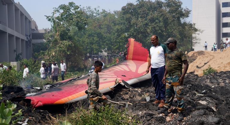 Nyugtalanító dolgokról beszélnek a nyomozók, szabotázs miatt zuhanhatott le az Air India járata