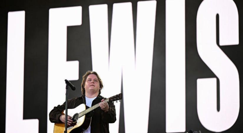 Lewis Capaldi visszatérése a Glastonburyn – egy érzelmekkel teli újrakezdés