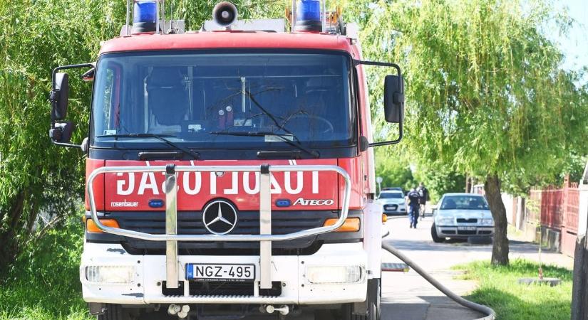 Két autó is lángra kapott Hajdú-Biharban