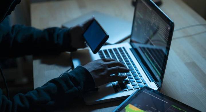 Új szabályozás: két év börtönbüntetés jár annak, aki internetet használ Iránban