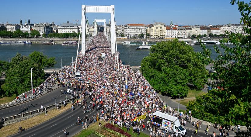 86 évesen is gyalogolt a Pride-on a veterán tüntető, Kőszeg Ferenc