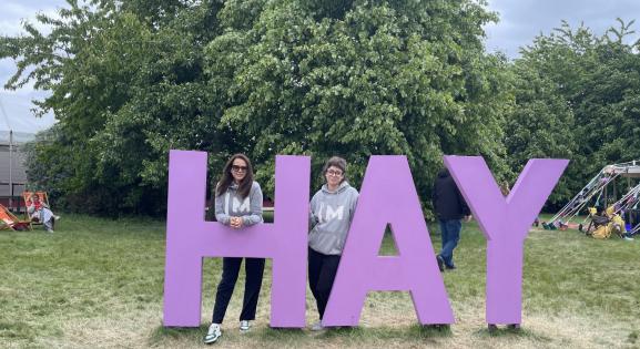 Hogyan foglalta el egy könyves falu a világot? A Hay Festivalon jártunk, megmutatjuk!
