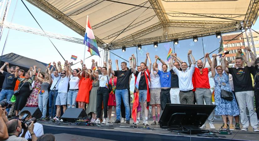 A baloldali sajtó mentegeti Karácsony Gergely karlendítését