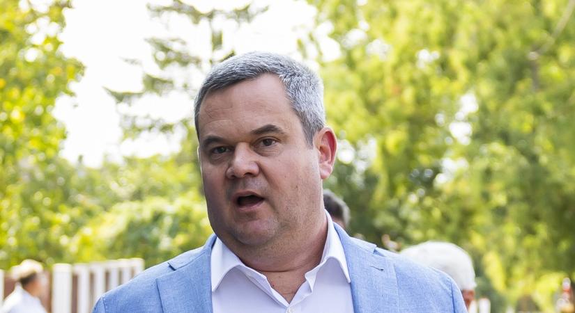 Takács Péter reagált annak a frissen végzett orvosnak a szavaira, aki a diplomaosztóján kritizálta a magyar egészségügyet