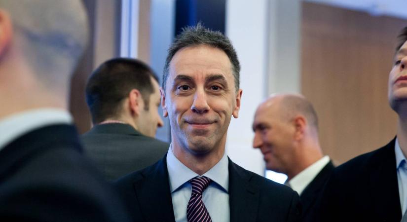 Csonka András végre megmutatta, ki a párja – meglepő közös fotót tett közzé