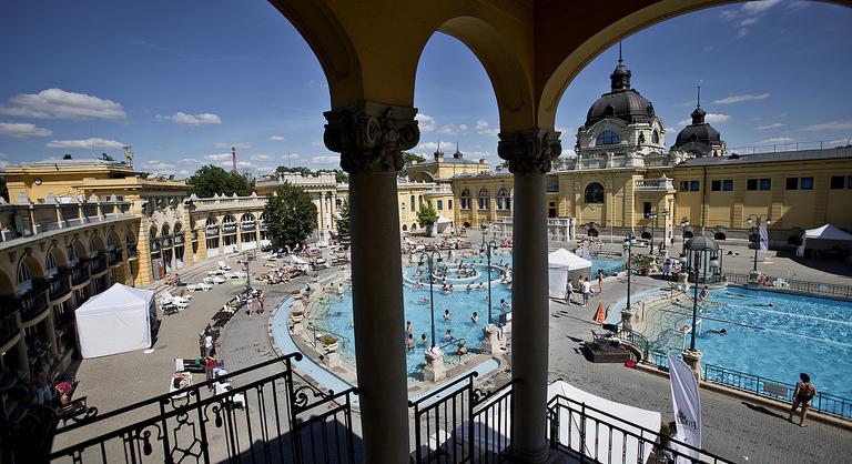 Jó hír a budapestieknek, jelentős változás jön a fürdőknél
