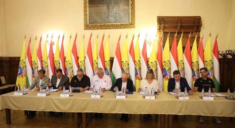 602 millió forint sportra