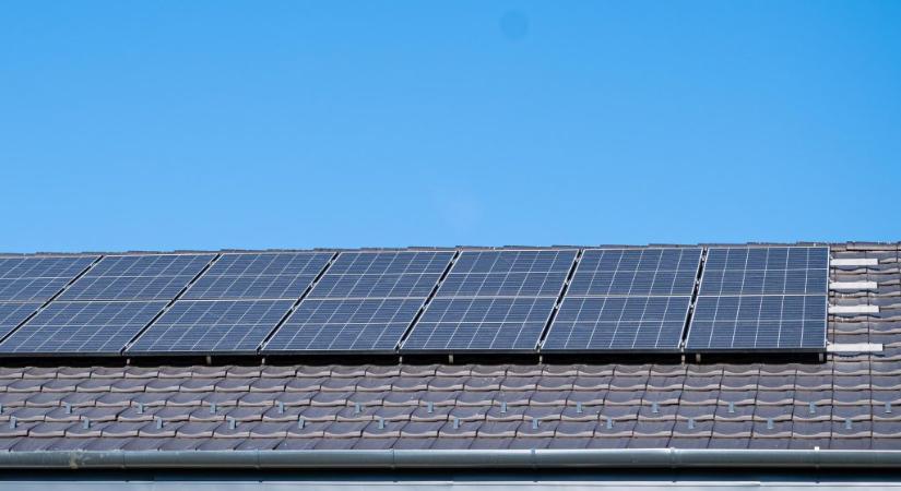 Budakeszi egy részén már nem bírja a napelemek termelését az elektromos hálózat