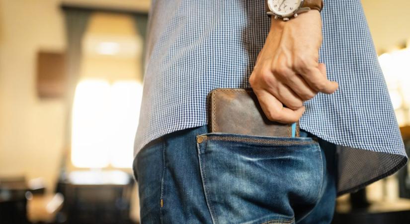 Szigorít a NAV júliustól: 100 ezres bírság járhat a bliccelő munkáltatóknak