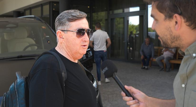 Mészáros Lőrinc levédetné emlékezetes mondását: „gondolom, nem gyalog”
