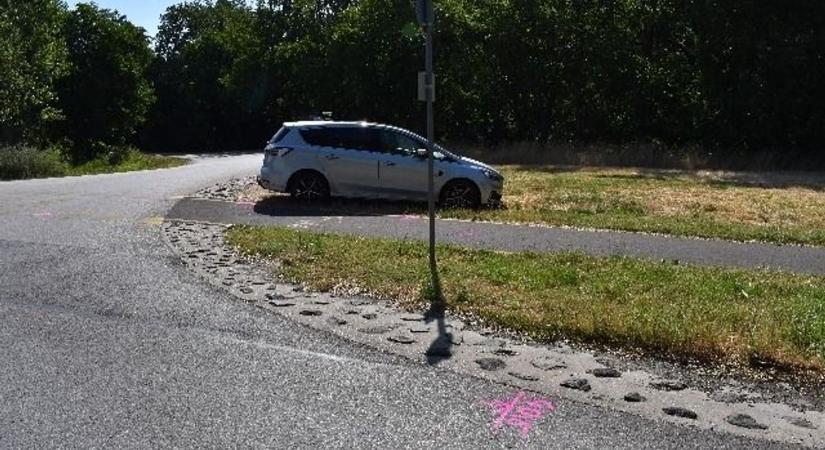 Személyautó sodort el kerékpárost