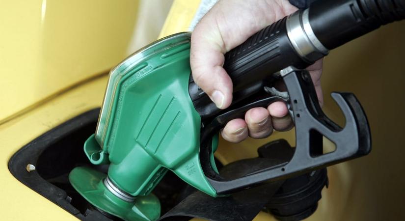 Érezhető áreséssel indul a július a benzinkutakon