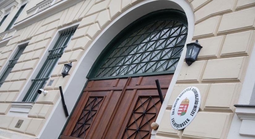 Bántalmazták, meghalt s elásták a férfit: ítélet várható szerdán