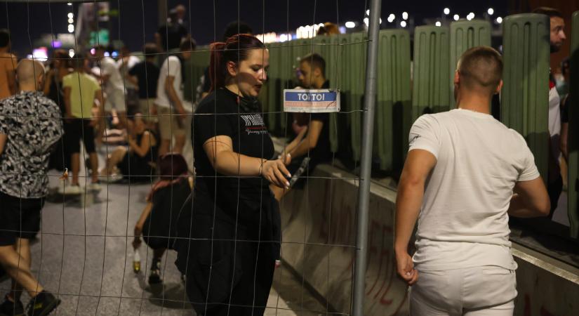 Tüntetések – csak mostanra végzett az utcákon a szerb rendőrség