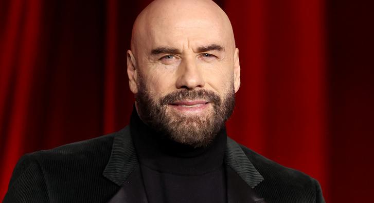 Sokkolta rajongóit új frizurájával John Travolta, ezt a fotót látva nehéz elhinni, hogy 71 éves