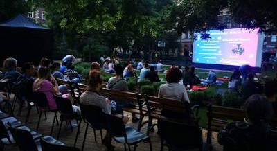 Filmes kalandok a csillagos ég alatt – 101 kertmozi Budapesten