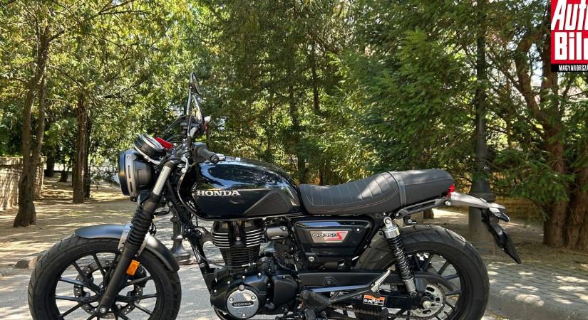 Fülig érő mosoly száztíznél - az AutoBild tesztjén a Honda GB350S