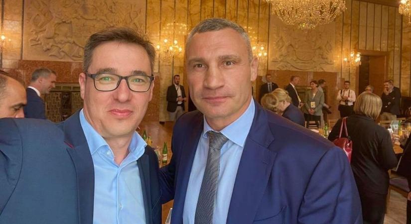 „Bűzlik a zsarnokságtól a Zelenszkij-rezsim” – Karácsony Gergely barátja élesen bírálta az ukrán elnököt