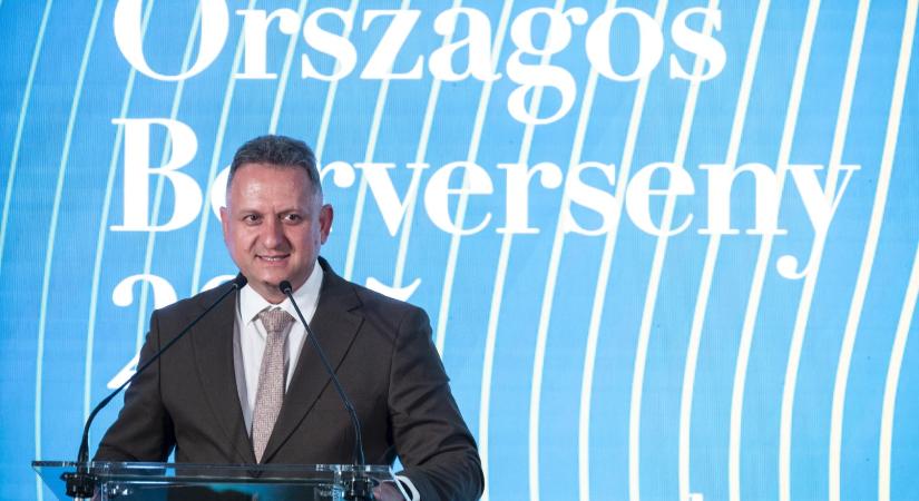 Hubai Imre: a gazdák megsegítésére javában zajlik a vízpótlás az apadó Tiszán