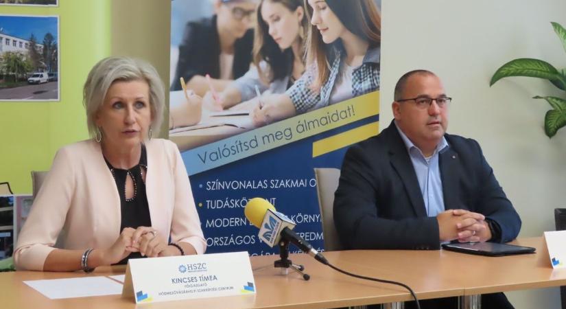 HSZC-intézmények diákjai és oktatói indulásra készen, rekordrészvétellel zajlik az Erasmus