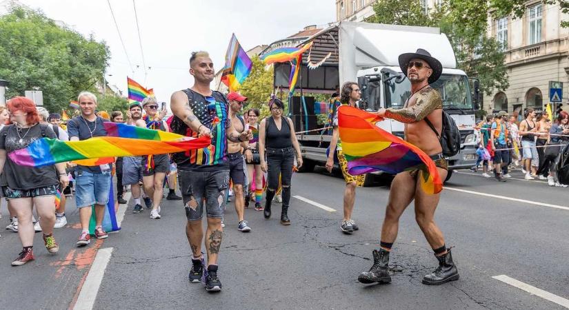 Pride-tréning a BKK-nál: LMBTQ-kisokossal érzékenyítették a dolgozókat a felvonulás előtt (VIDEÓ)