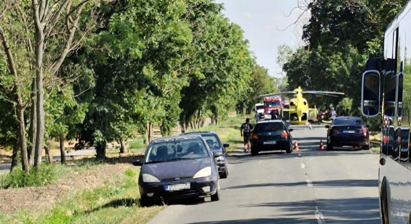 Kettészakadt az autó Mezőkövesdnél – Újabb részletek és fotó a balesetről