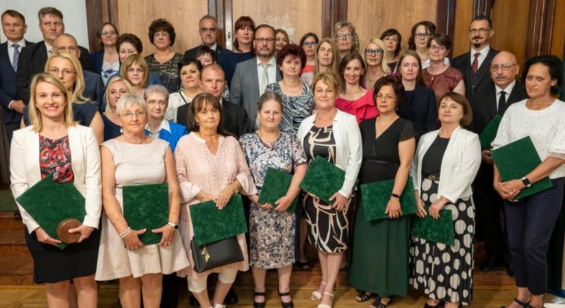 Kiváló dolgozóit díjazta a Klinikai Központ Semmelweis-nap alkalmából
