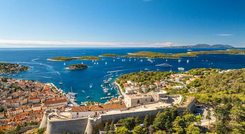 Az Adriára tartó turisták útjába gigakoncert áll, az autósoknak érdemes kerülni