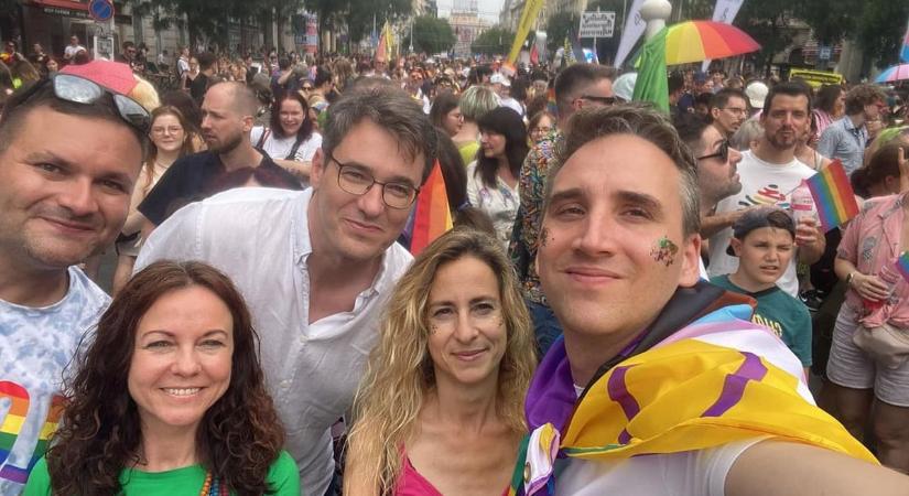 Nem vicc: a mérhetetlen támogatottságú Párbeszéd a „Tiszánál markánsabban akar értékeket képviselni” – ezért önállóan indulnak 2026-ban