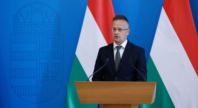 Szijjártó Péter felszólította a külföldi kormányokat, hogy hagyják úgy élni a magyarokat, ahogyan akarnak