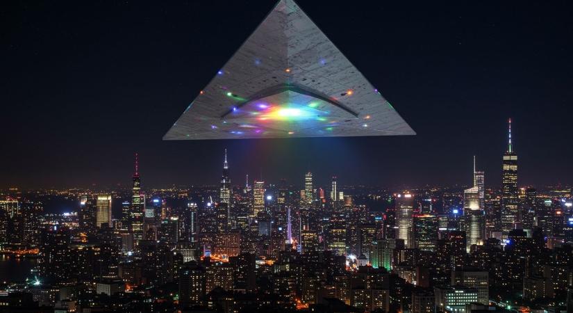 Különös geometriai alakzatok jelentek meg az égen - ezek is ufók?