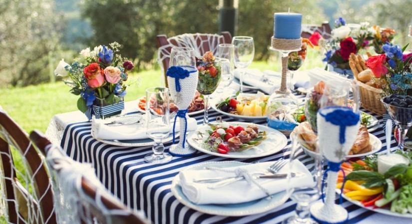 Így rendezz profi vacsorapartit: 7 trükk a stílusos és emlékezetes nyári estékért!