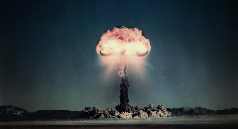 Hogyan vészeljük át az atomkatasztrófát? Még vécét is építhetünk magunknak