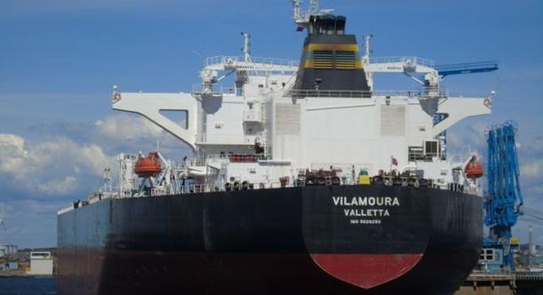 Líbia partjainál felrobbant egy tanker, amely orosz kikötőkbe tartott