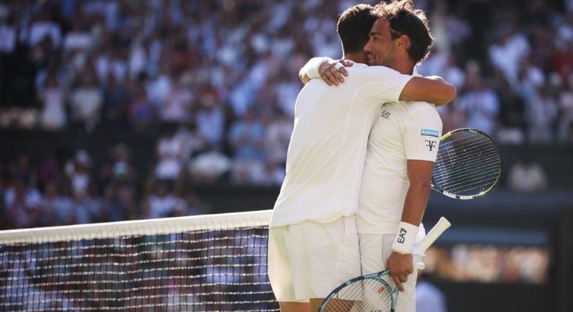 Utolsó wimbledoni meccsén négy és fél órás csatába hajszolta Alcarazt, majd búcsúzóul elkérte a pólóját a fia számára