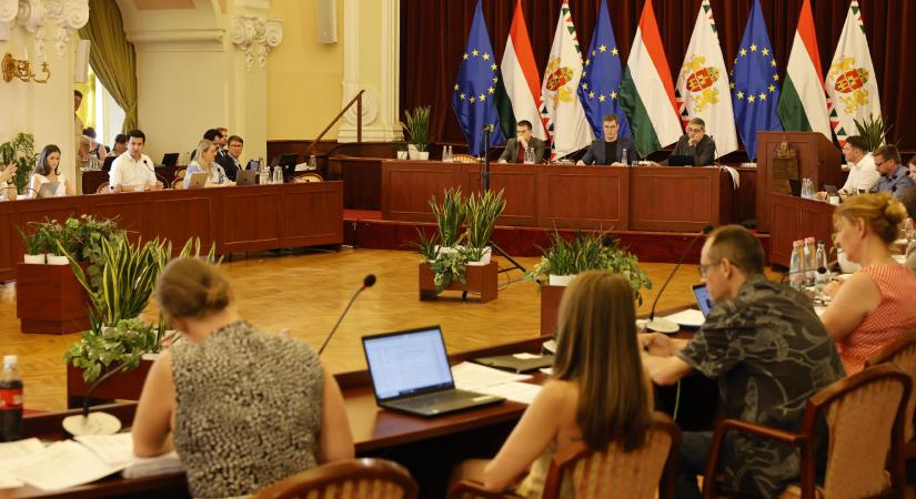 Éjszaka, a költségvetés elfogadása után is folytatódik a Fővárosi Közgyűlés