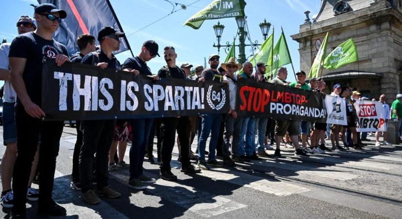 „Elhajlások, züllések minden korban voltak” – megmagyarázta a HVIM, hogy miért épp azt írták a molinójukra, hogy „This is Sparta”