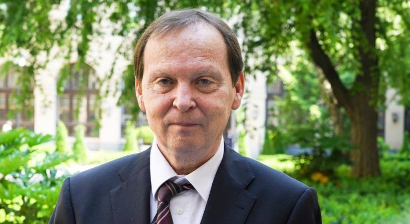 Végleg távozik a Madách Imre Gimnázium meghurcolt igazgatója, aki kiállt a Belügyminisztériummal szemben
