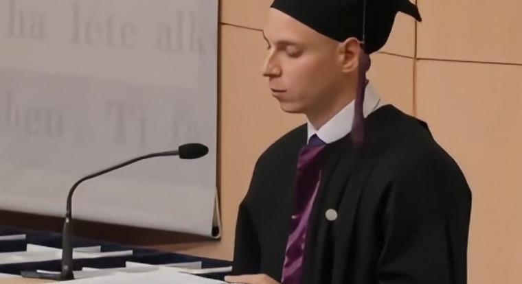 Felszólalt az orvosavatáson, mégsem szerződteti a bajai kórház