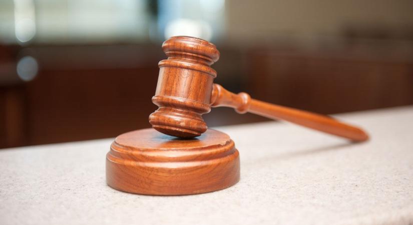 Rendőrnek adták ki magukat, közel 2 millió forintot csaltak ki egy ajkai áldozattól