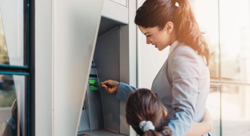 Egyszerűbben kezelhető, a mostaninál modernebb bankautomaták érkeznek ezekre a településekre - íme a lista!