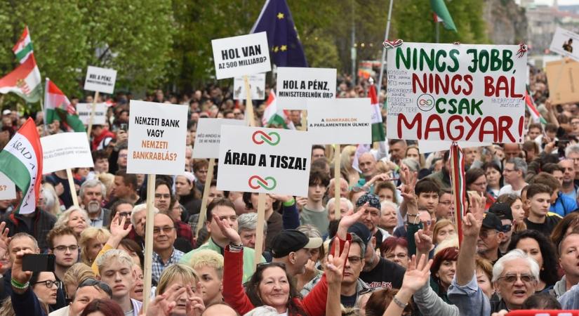 A Publicusnál „csak” 7 százalék a Tisza előnye, a DK pedig bejutna a parlamentbe
