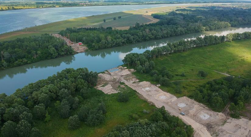 Folytatódhat a határon átívelő híd építése a Szigetköznél