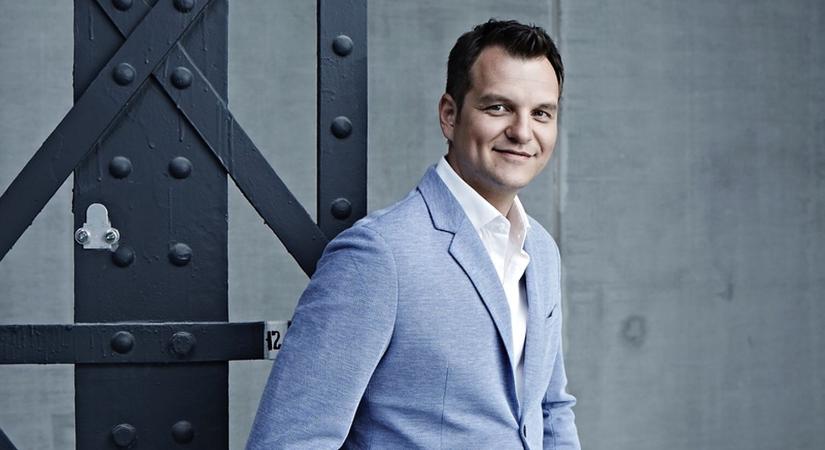 Boncsér Gergely énekes születésnapjára